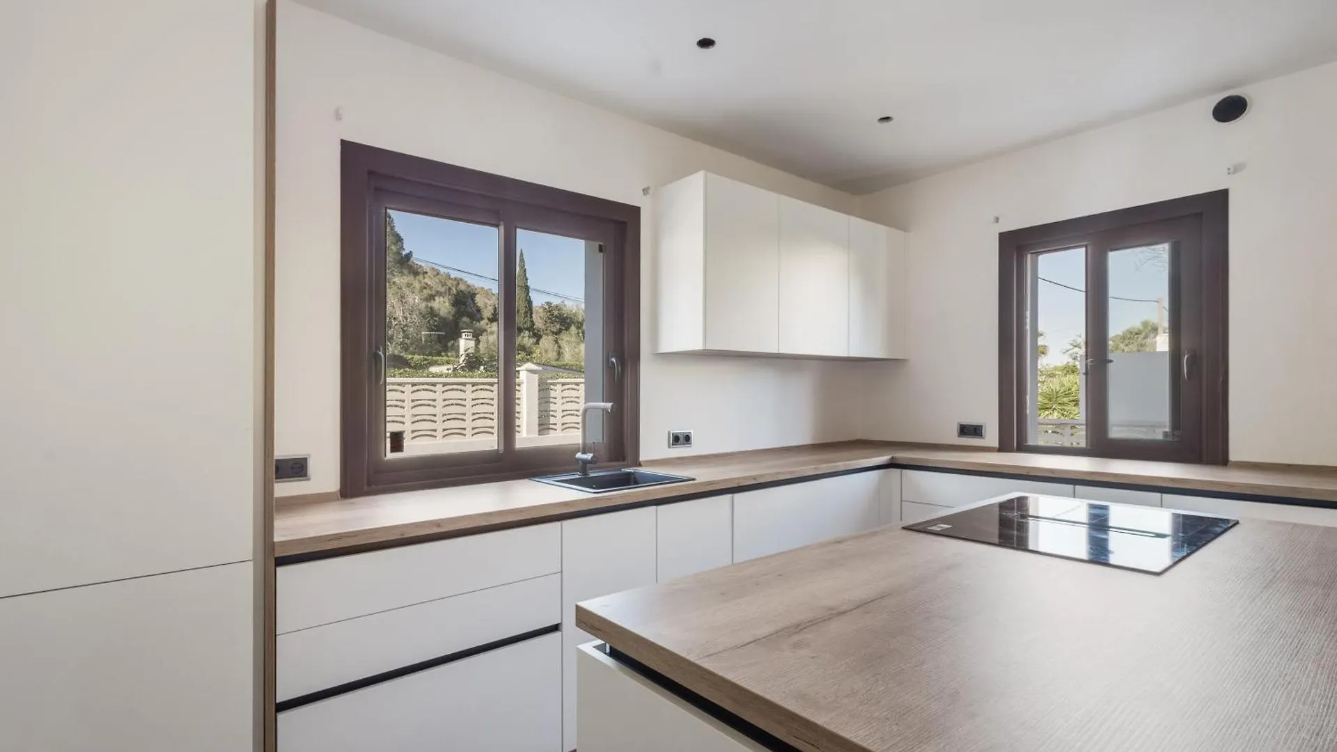 Villa Retreats Santa Eularia des Riu