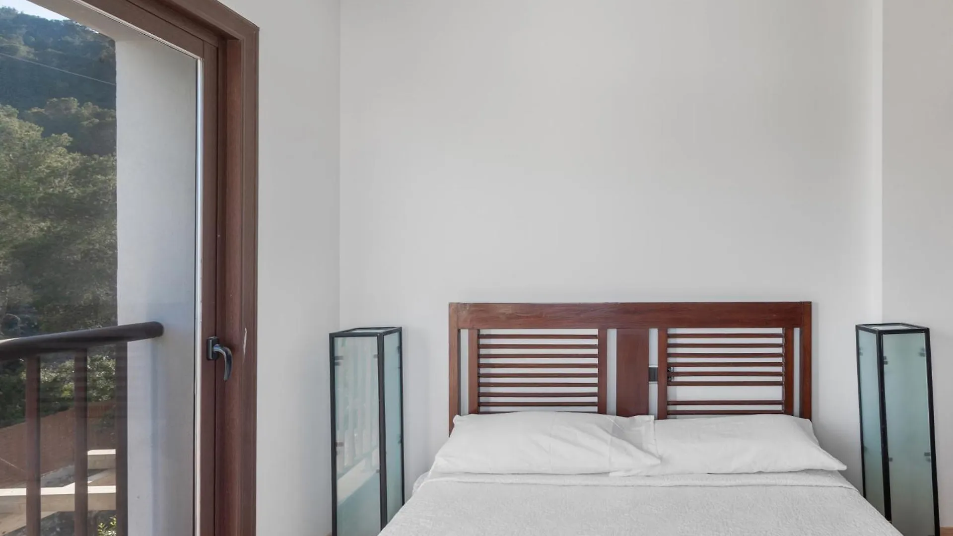 Villa Retreats Santa Eularia des Riu
